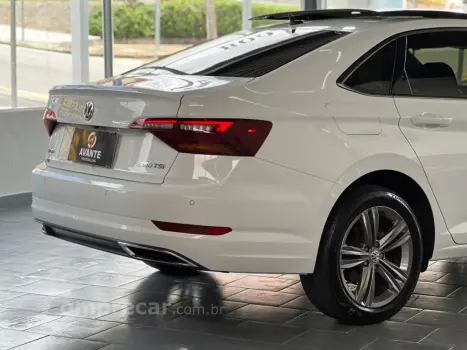 JETTA 1.4 250 TSI TOTAL FLEX R-LINE TIPTRONIC