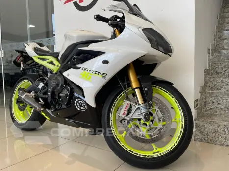 DAYTONA 675R