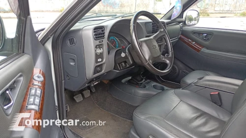 S10 2.4 MPFI Executive 4X2 CD 8V
