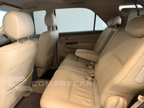 HILUX SW4 3.0 SRV 4X4 7 LUGARES 16V TURBO INTERCOOLER DIESEL