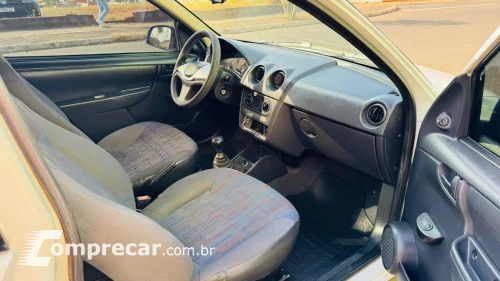 CELTA 1.0 MPFI Life 8V