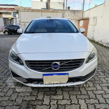 V60 2.0 T4 Momentum