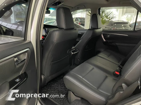 HILUX SW4 2.8 D-4d Turbo SRX 7L 4X4