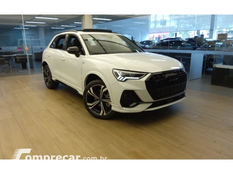 Audi Q3 2.0 40 TFSI GASOLINA PERFORMANCE BLACK PLUS QUATTRO TIPTR 4 portas