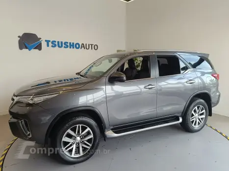 Toyota HILUX SW4 2.8 SRX 4X4 16V TURBO INTERCOOLER 4P AUTOMÁTICO 4 portas