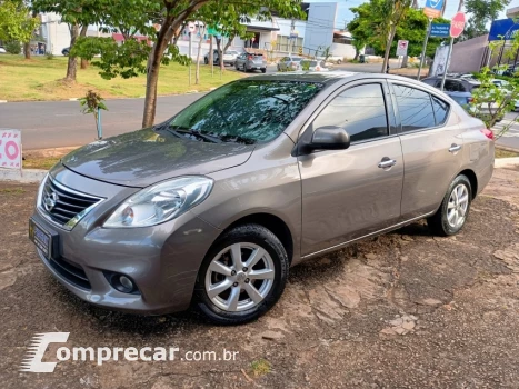NISSAN VERSA 1.6 SL 16V 4 portas