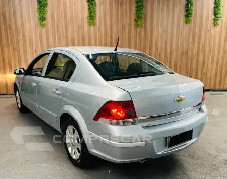 VECTRA 2.0 MPFI Expression 8V