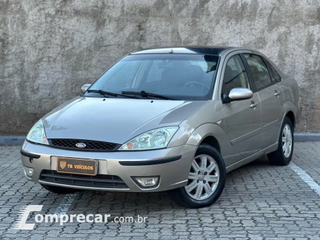 FORD FOCUS 2.0 GHIA SEDAN 16V GASOLINA 4P MANUAL 4 portas