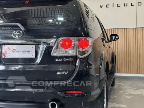 HILUX SW4 3.0 SRV 4X4 7 LUGARES 16V TURBO INTERCOOLER DIESEL