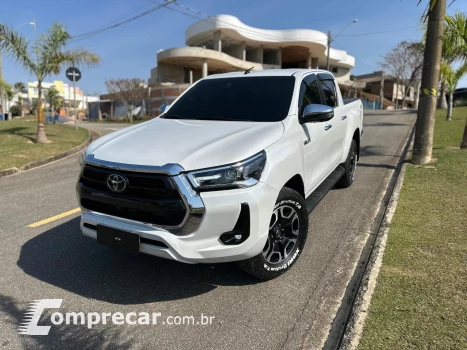Toyota HILUX 2.8 D-4D TURBO DIESEL CD SRX 4X4 AUTOMÁTICO 4 portas
