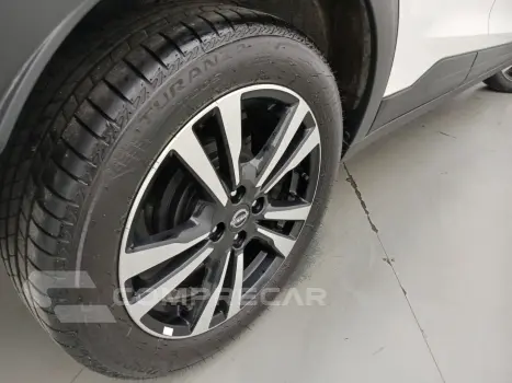 KICKS PLAY 1.6 16V FLEXSTART SENSE XTRONIC