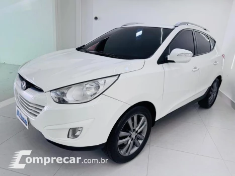 Hyundai X35 B 4 portas