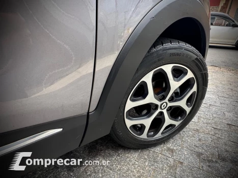 CAPTUR Intense Bose 1.6 16V Flex 5p Aut.