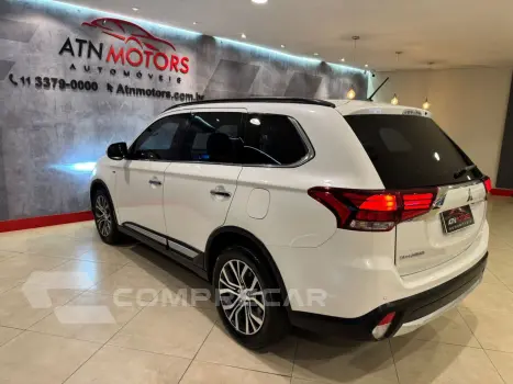 Outlander 3.0 V6 24V 4P GT 4X4 AUTOMÁTICO