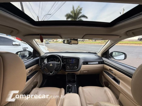 OUTLANDER 2.2 MIVEC DI-D DIESEL HPE-S AWD AUTOMÁTICO