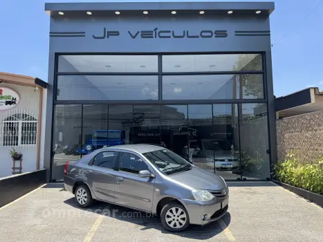 Toyota ETIOS 1.5 XS Sedan 16V 4 portas