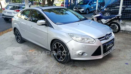 FORD FOCUS 2.0 Titanium Sedan 16V 4 portas