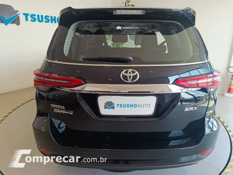 HILUX SW4 2.8 D-4D TURBO SRX 7L 4X4 AUTOMÁTICO