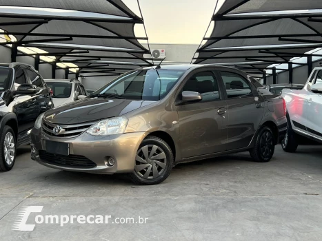 Toyota ETIOS 1.5 XS Sedan 16V 4 portas
