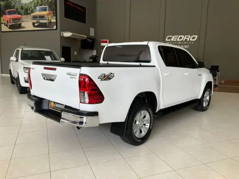 Hilux Caminhonete 2.8 16V SRV 4X4 DIESEL CABINE DUPLA AUTOMÁ