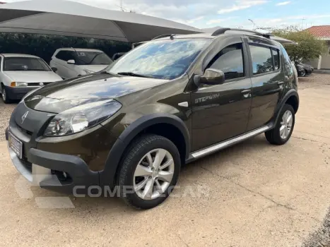 Renault SANDERO 1.6 Stepway 8V 4 portas