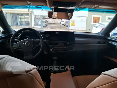 ES 300 H 2.5 16V 4P LUXURY HÍBRIDO AUTOMÁTICO CVT