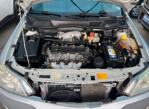 ASTRA 2.0 MPFI Advantage Sedan 8V