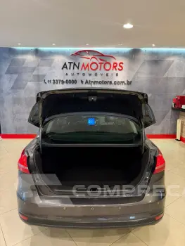 Focus Sedan 2.0 16V 4P SE POWERSHIFT FLEX