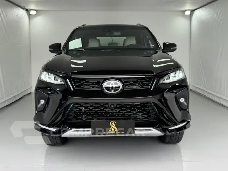 Toyota HILUX SW4 2.8 SRX Diamond 4X4 7 Lugares 16V Turbo Intercoole 4 portas