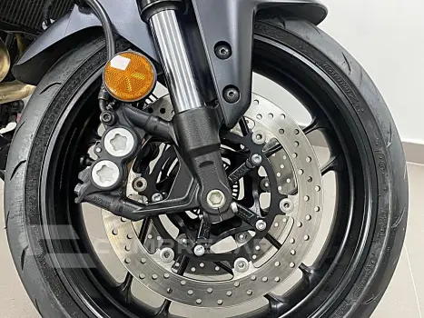 YAMAHA MT-07 CONNECTED - COM ABS