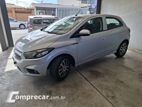 CHEVROLET ONIX 1.0 LT 4 portas