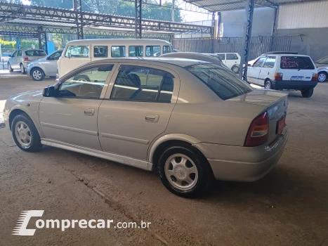 Astra sedan 1.8