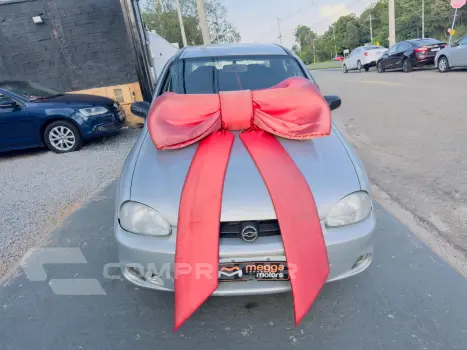 Classic Sedan 1.6 4P