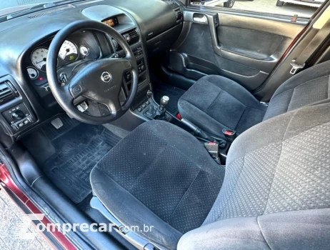 ASTRA 2.0 MPFI Advantage Sedan 8V