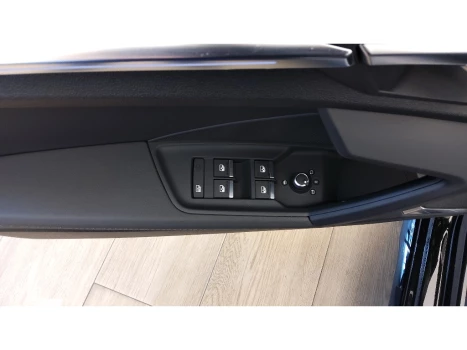 Audi A3 2.0 40 TFSI MHEV SPORTBACK PERFORMANCE BLACK S-TRONIC 4 portas