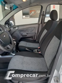 FIESTA 1.6 MPI Class Hatch 8V