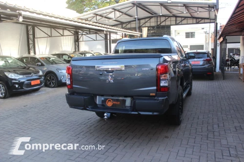 L 200 Triton 2.4 16V SPORT HPE-S 4X4 CABINE DUPLA TURBO DIES