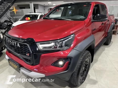 Toyota HILUX - 2.8 D-4D TURBO CD GR-S 4X4 AUTOMÁTICO 4 portas