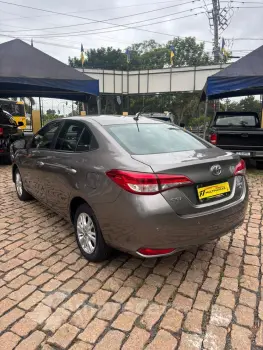 YARIS 1.5 16V Sedan XL