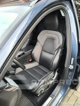 XC60 2.0 T8 Recharge Ultimate Dark AWD Geartronic