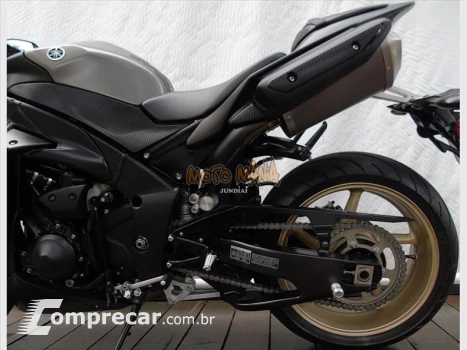 YZF R1