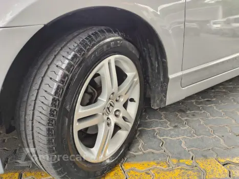 HONDA CIVIC 1.8 EXS 16V AUTOMÁTICO