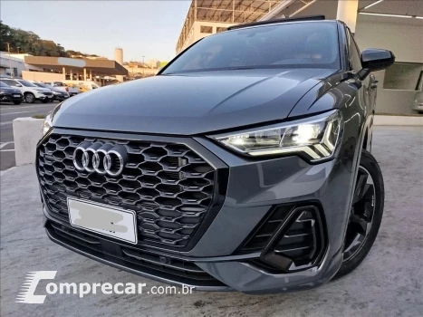 Audi Q3 2.0 40 TFSI Performance Black Quattro 4 portas