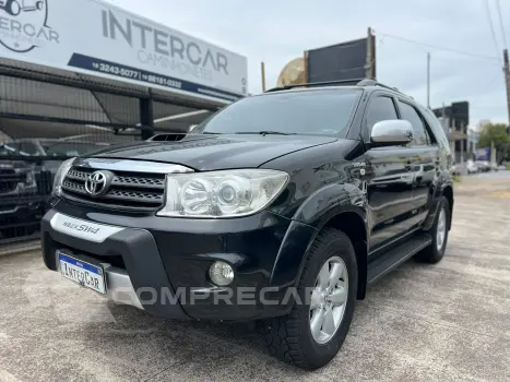 Toyota HILUX SW4 3.0 SRV 4X4 7 Lugares 16V Turbo Intercooler 4 portas