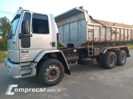 Ford Cargo 2422 2 portas