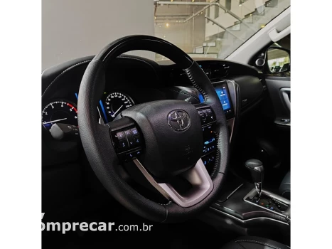 HILUX SW4 2.8 D-4D TURBO DIESEL SRX PLATINUM 7L 4X4 AUTOMÁTI