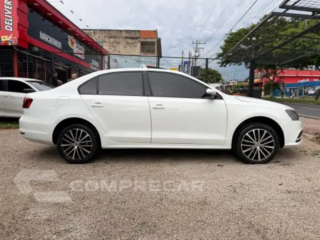 JETTA 2.0 COMFORTLINE FLEX 4P TIPTRONIC