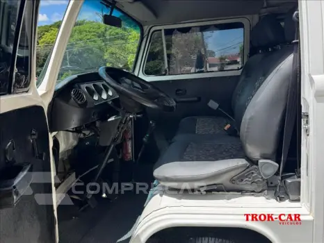 KOMBI 1.6 MI STD Lotação 8V