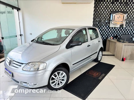 Volkswagen FOX 1.6 MI Plus 8V 4 portas