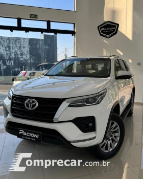 Toyota HILUX SW4 2.7 SRV 7 Lugares 4X2 16V 4 portas